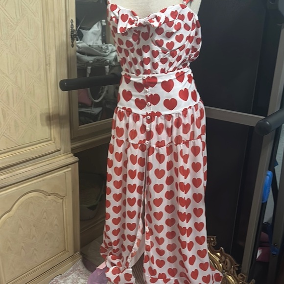 Adorable beach ready outfit - Picture 2 of 6